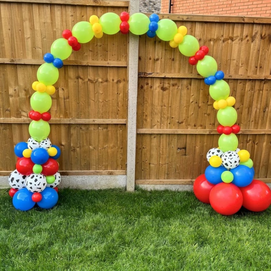 Simple Balloon Arches from